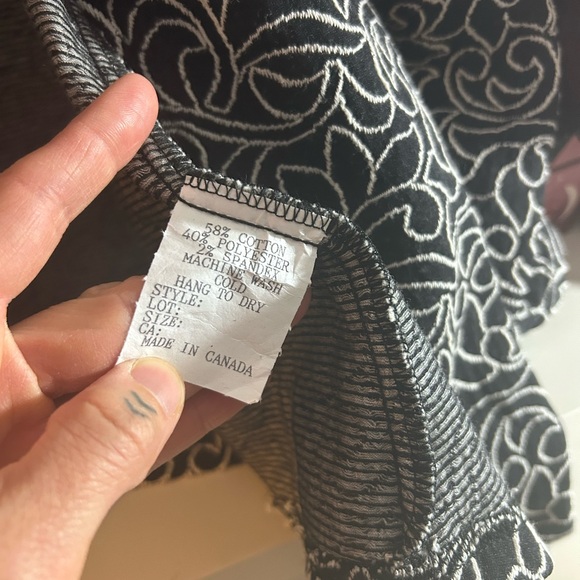 Designs by S.A.D. Chic Black and White Women's Blazer Vintage Size 14 - Picture 16 of 16